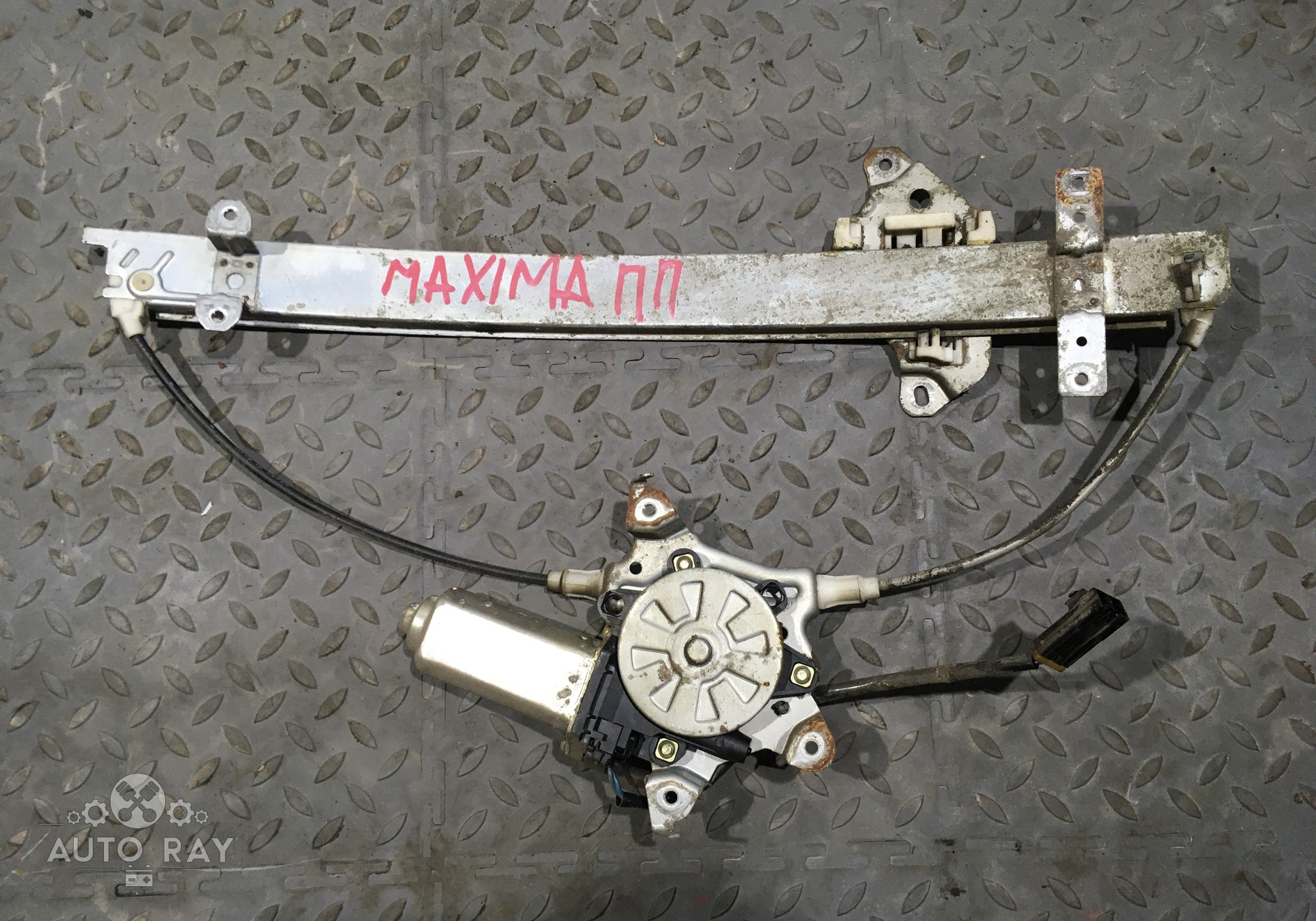 8073040U00 Стеклоподъемник электрический передний правый для Nissan Maxima A32 (с 1995 по 2000)