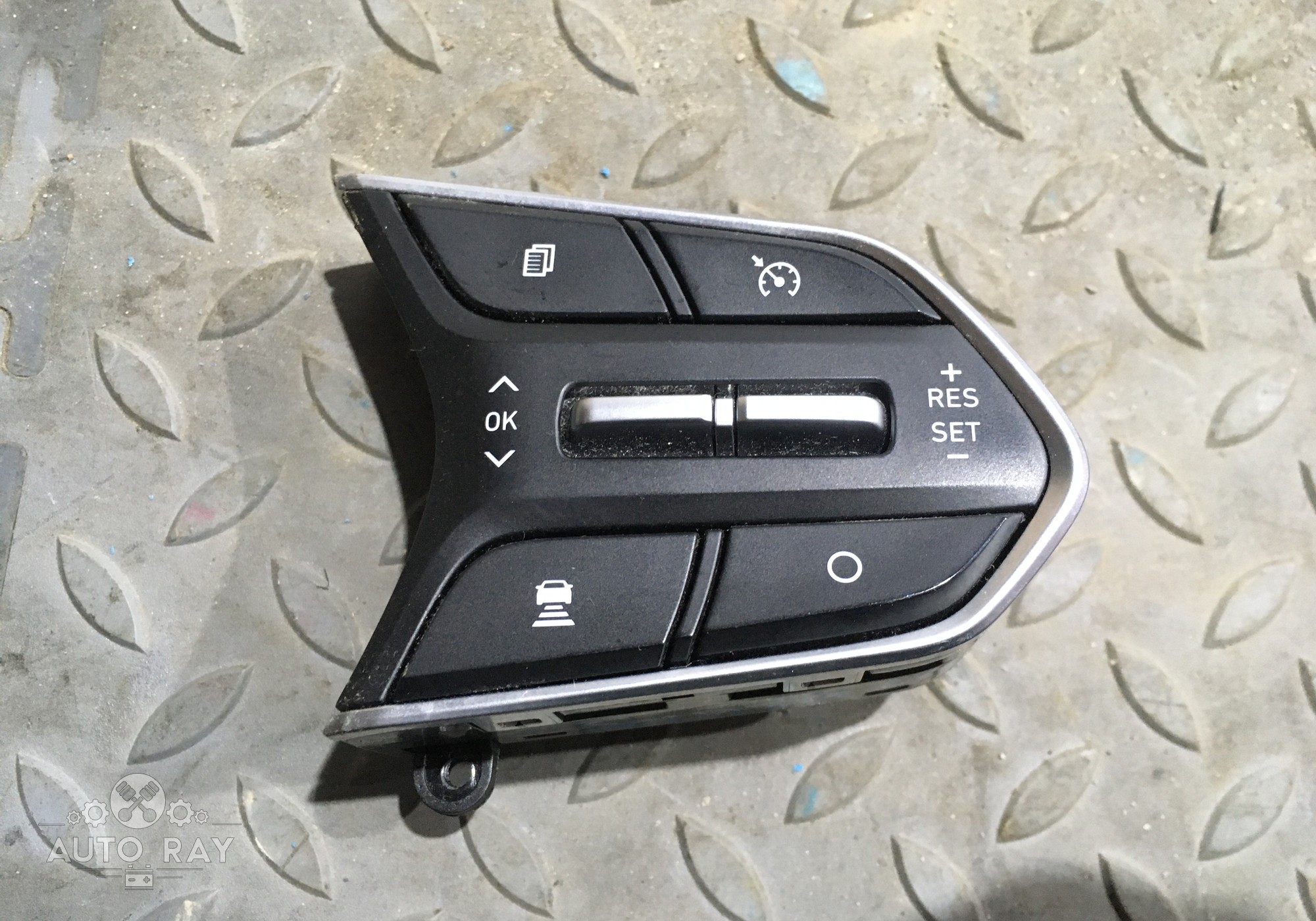 96720S1630 Блок кнопок на руль правый для Hyundai Santa Fe IV (с 2018)