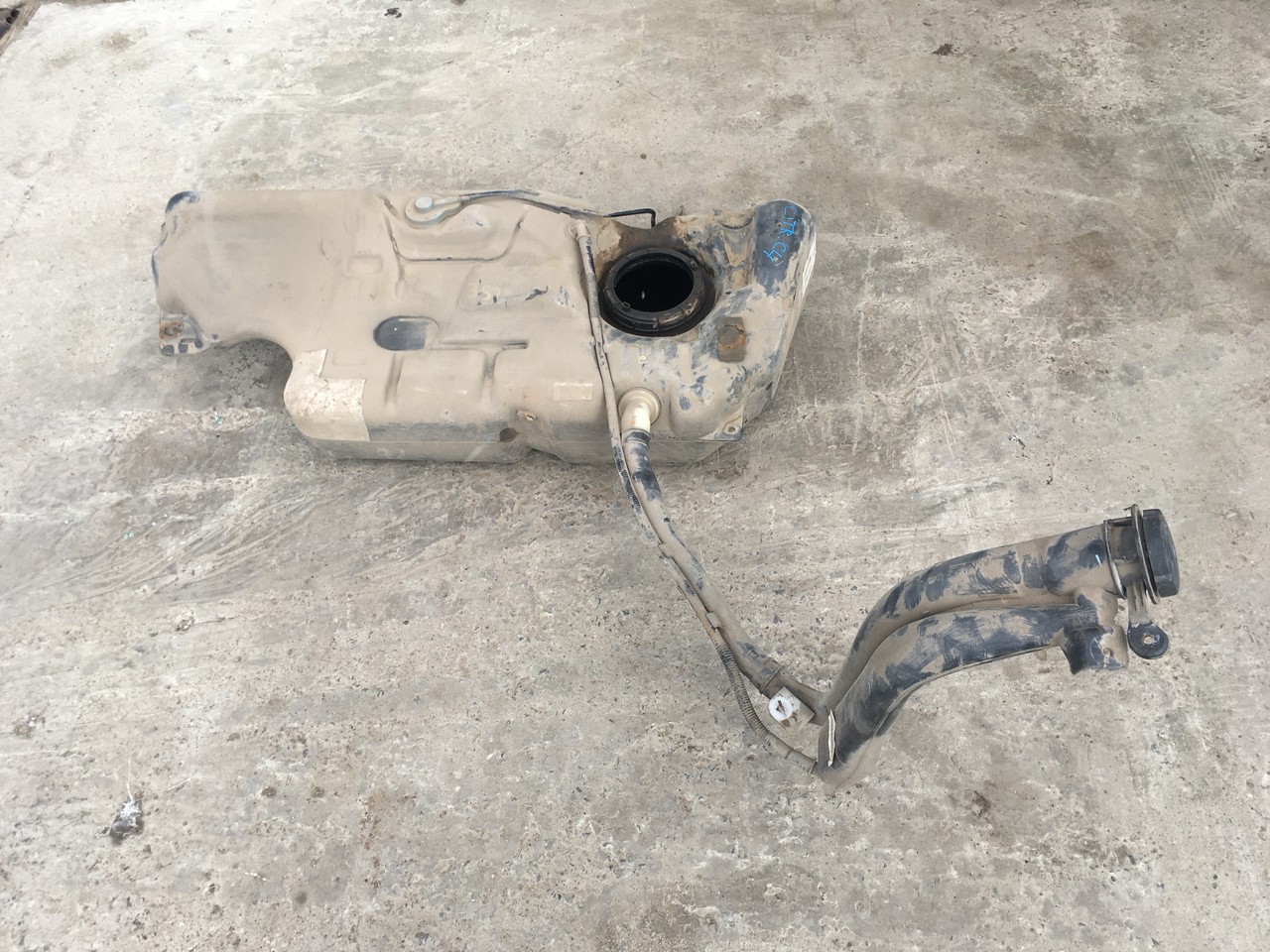 Бак топливный + горловина Citroen C4 I