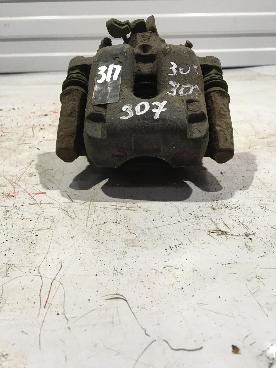 Суппорт задний правый Peugeot 308 I