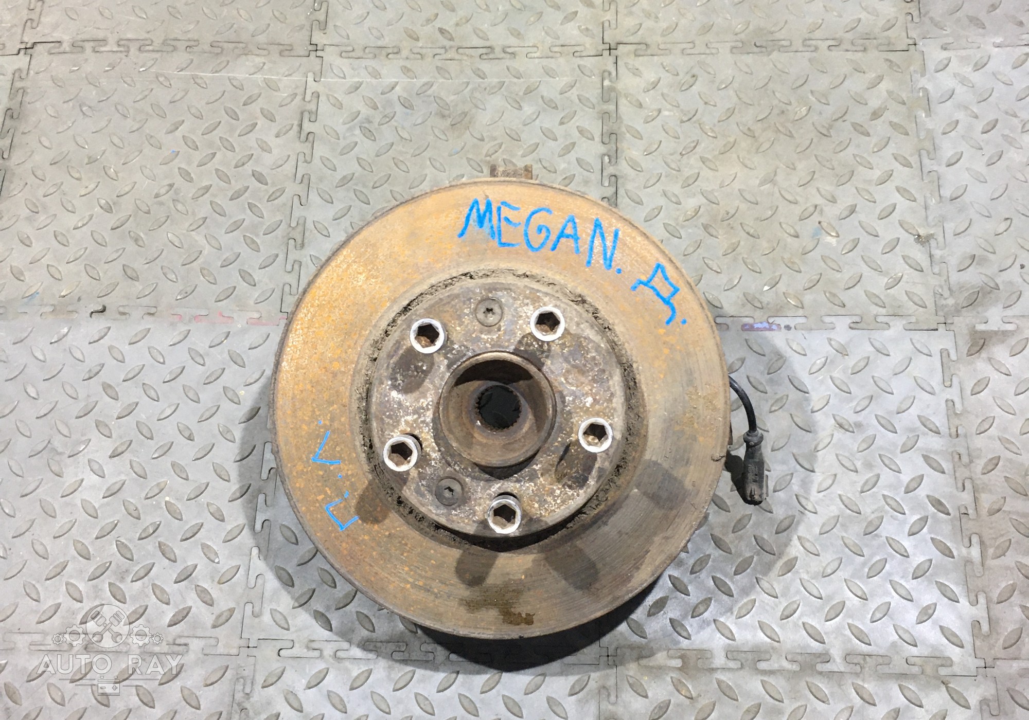 400147163R Кулак поворотный передний правый в сборе со ступицей для Renault Megane III (с 2008 по 2016)