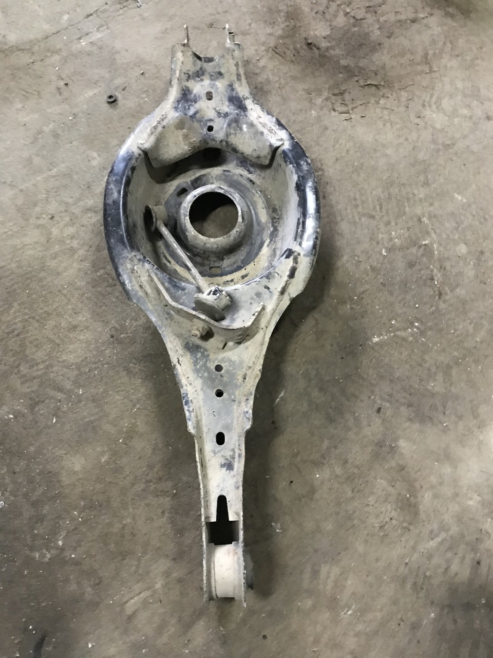 Рычаг задний поперечный левый Mazda 6 III