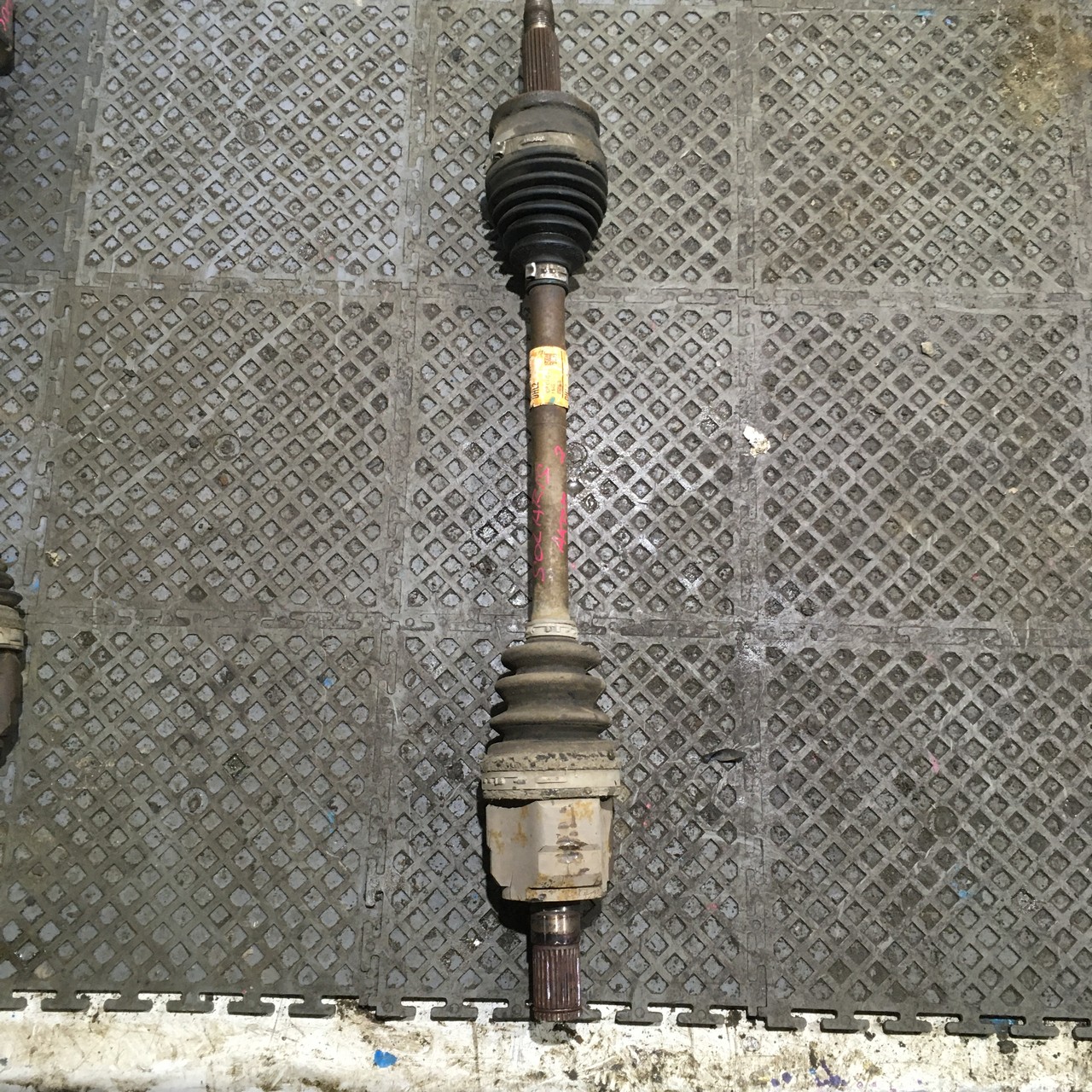 Полуось (привод) левый Hyundai Solaris II