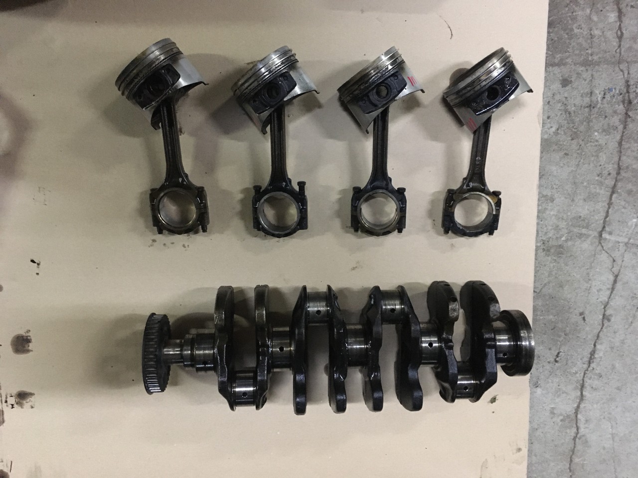 Коленвал + поршень (поршневая группа) Chery Tiggo T11