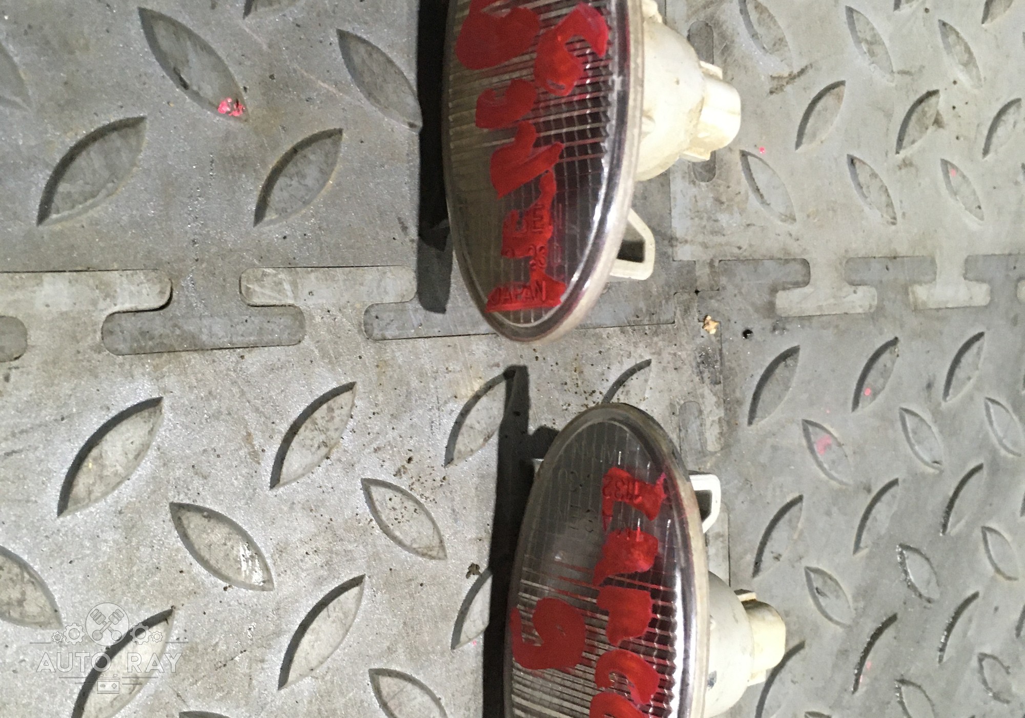 MR991187 Указатель поворота / Повторитель поворота в крыло для Mitsubishi