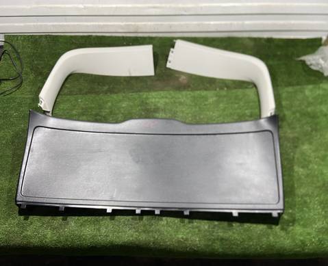 A16674035009051 Обшивка двери багажника для Mercedes-Benz M-class W166 (с 2011 по 2015)