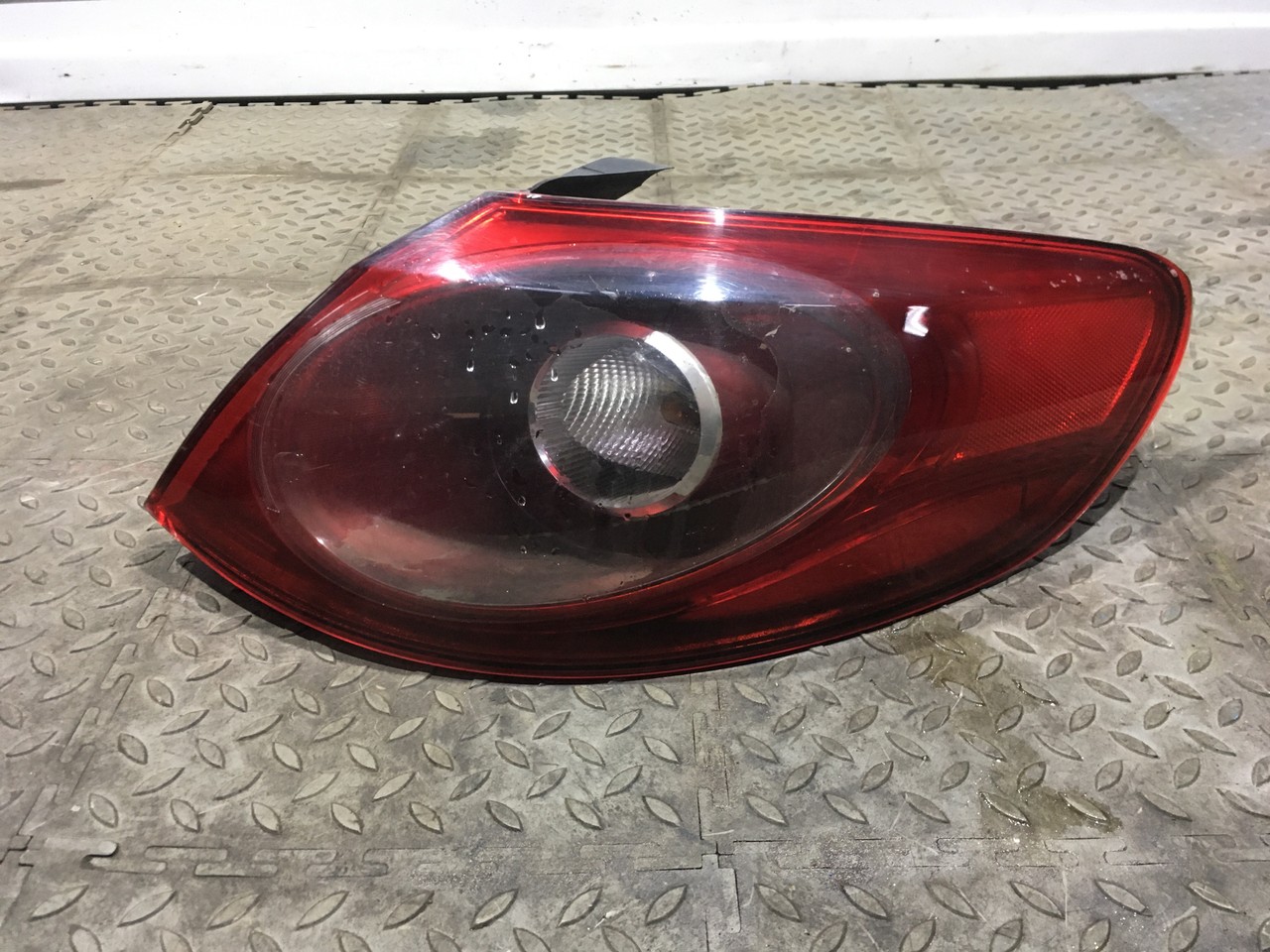 Фонарь задний правый наружный Volkswagen Passat CC