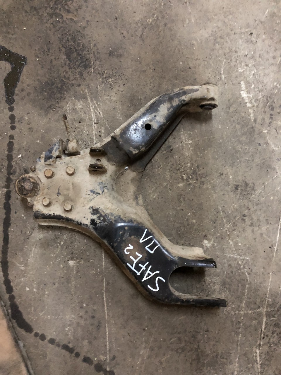 Рычаг подвески передний левый нижний Great Wall Sailor