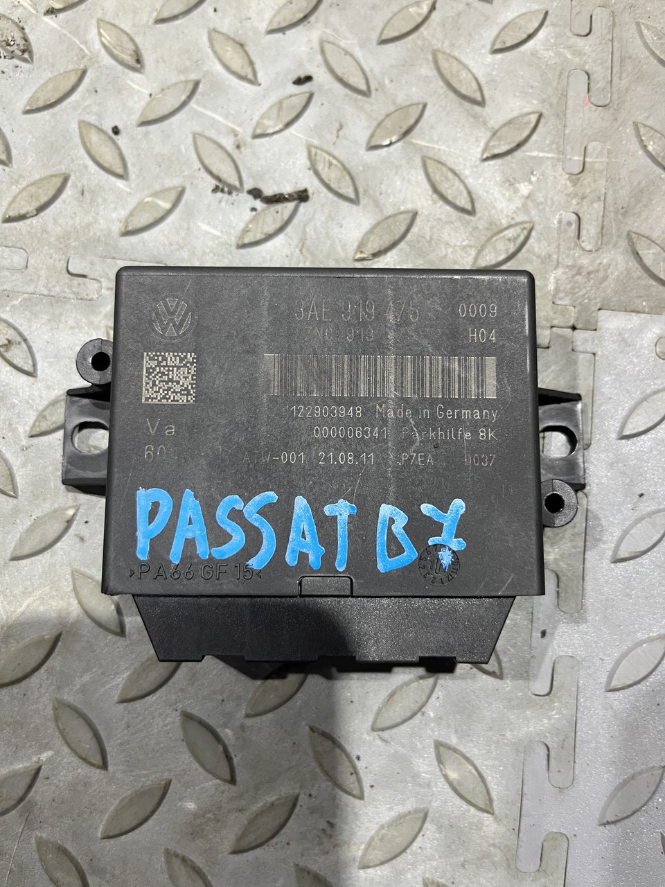 Блок управления парктроником Volkswagen Passat B7