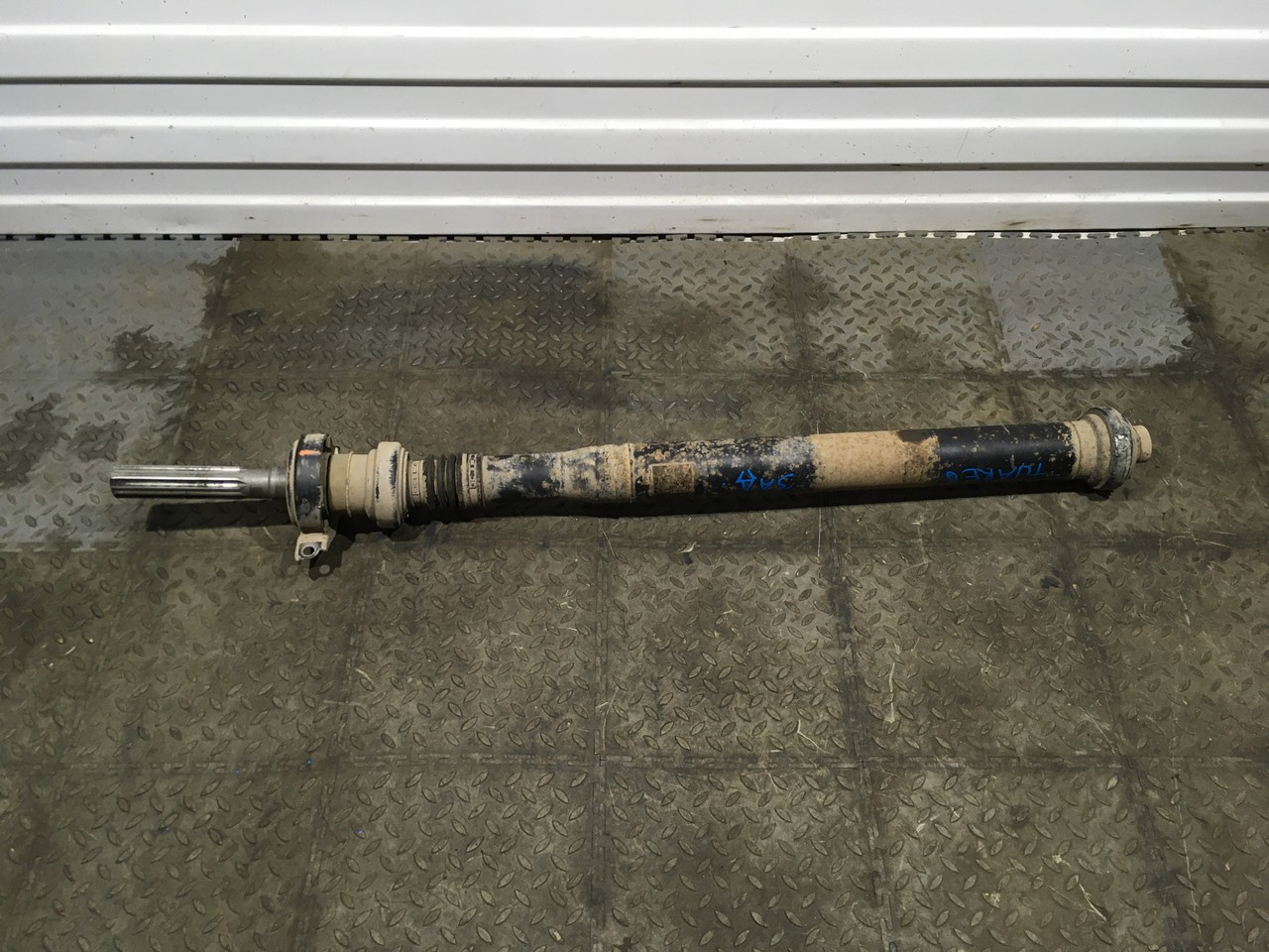 Вал карданный Volkswagen Touareg II