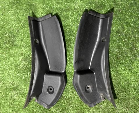 A1666910300 Накладка крышки багажника правая / левая для Mercedes-Benz GLE W166 (с 2015 по 2018)