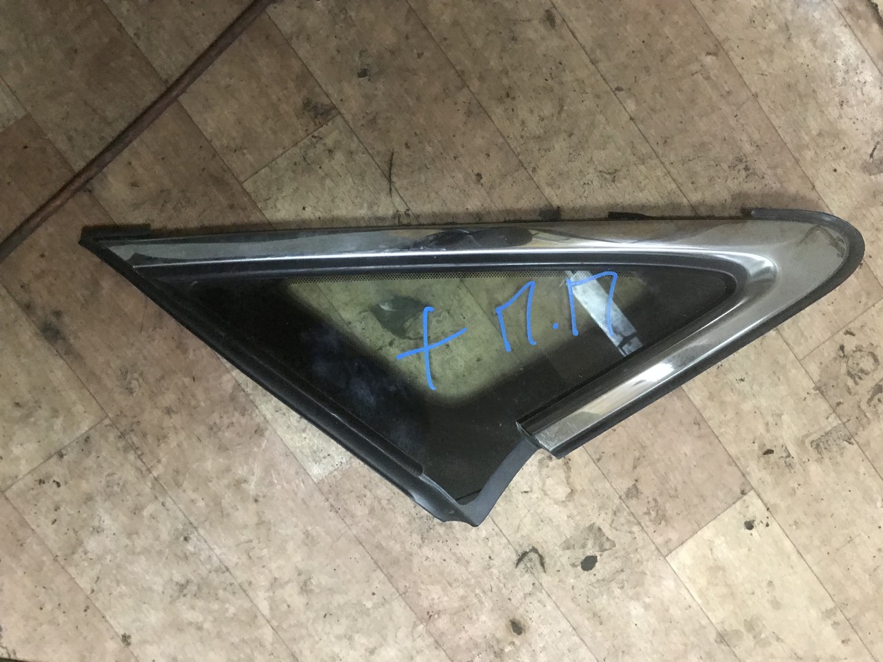 Стекло кузовное переднее правое Mazda CX-7