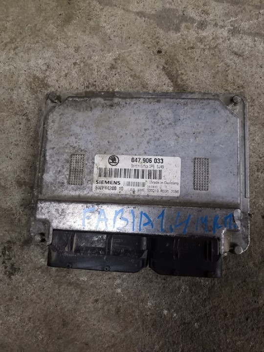 Блок управления двигателем Skoda Fabia I