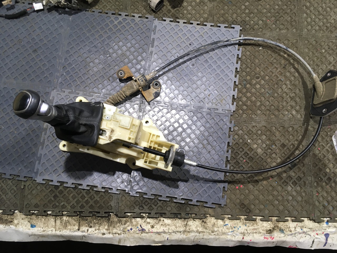 Кулиса  с тросом Селектор АКПП Hyundai Solaris II