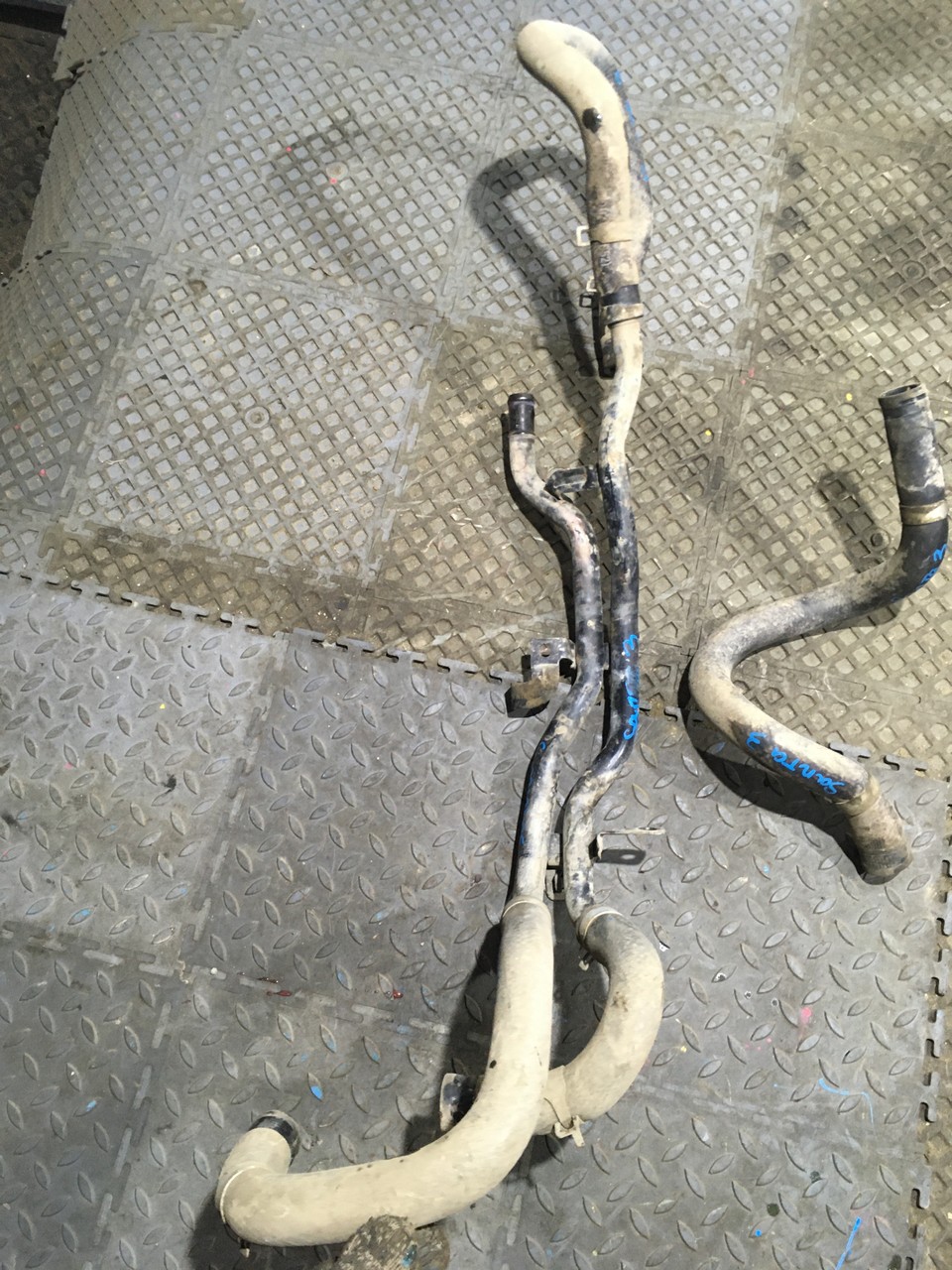 Патрубок системы охлаждения Hyundai Santa Fe III