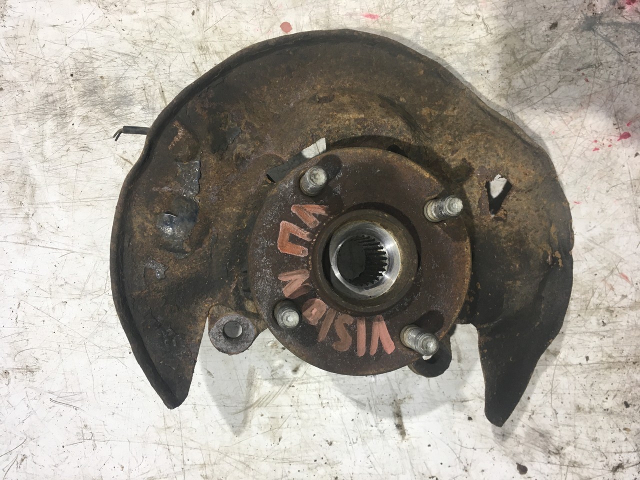 Кулак поворотный левый в сборе со ступицей Geely FC (Vision)