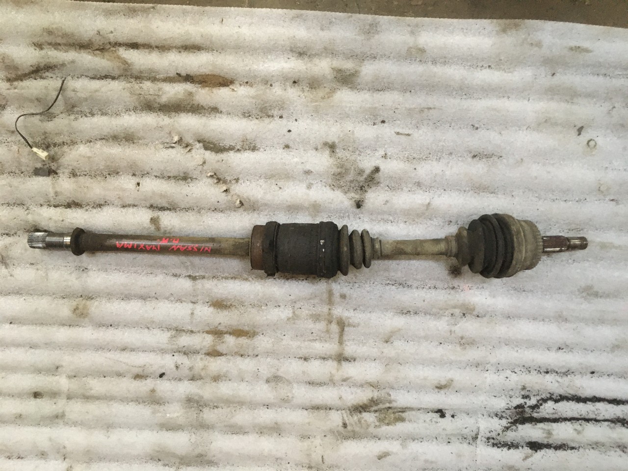 Полуось (привод) правый Nissan Maxima A32