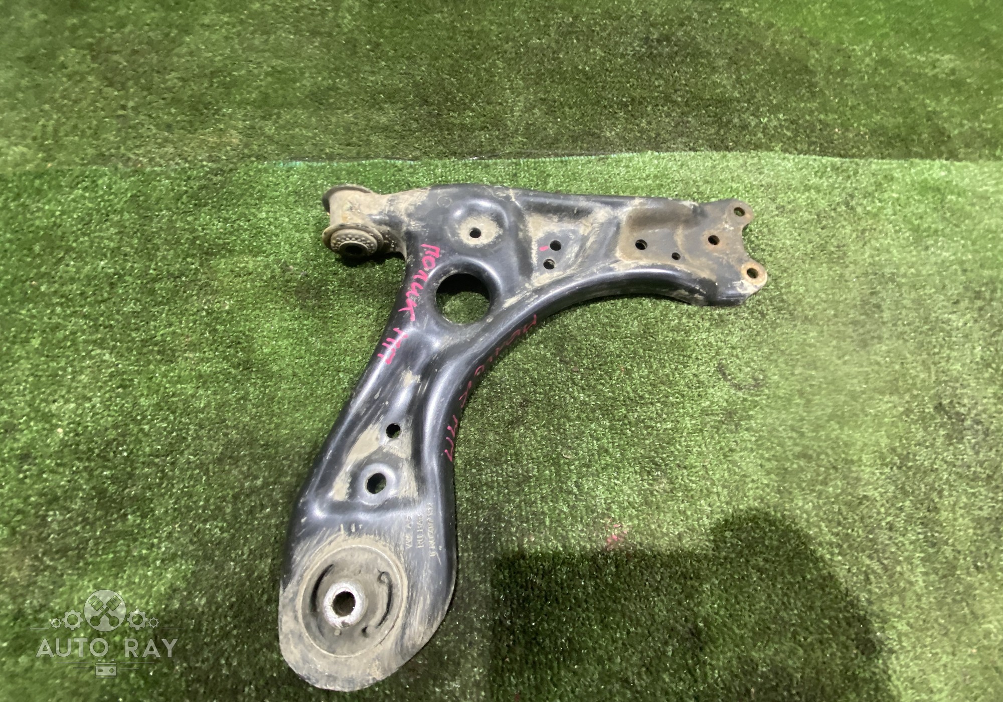 6R0407152F Рычаг передний правый