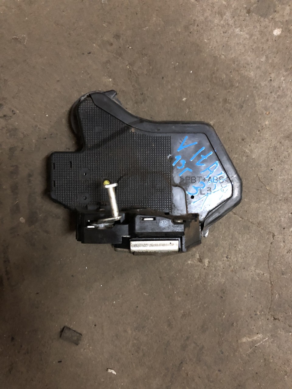 Замок двери задний левый ! Suzuki Grand Vitara II