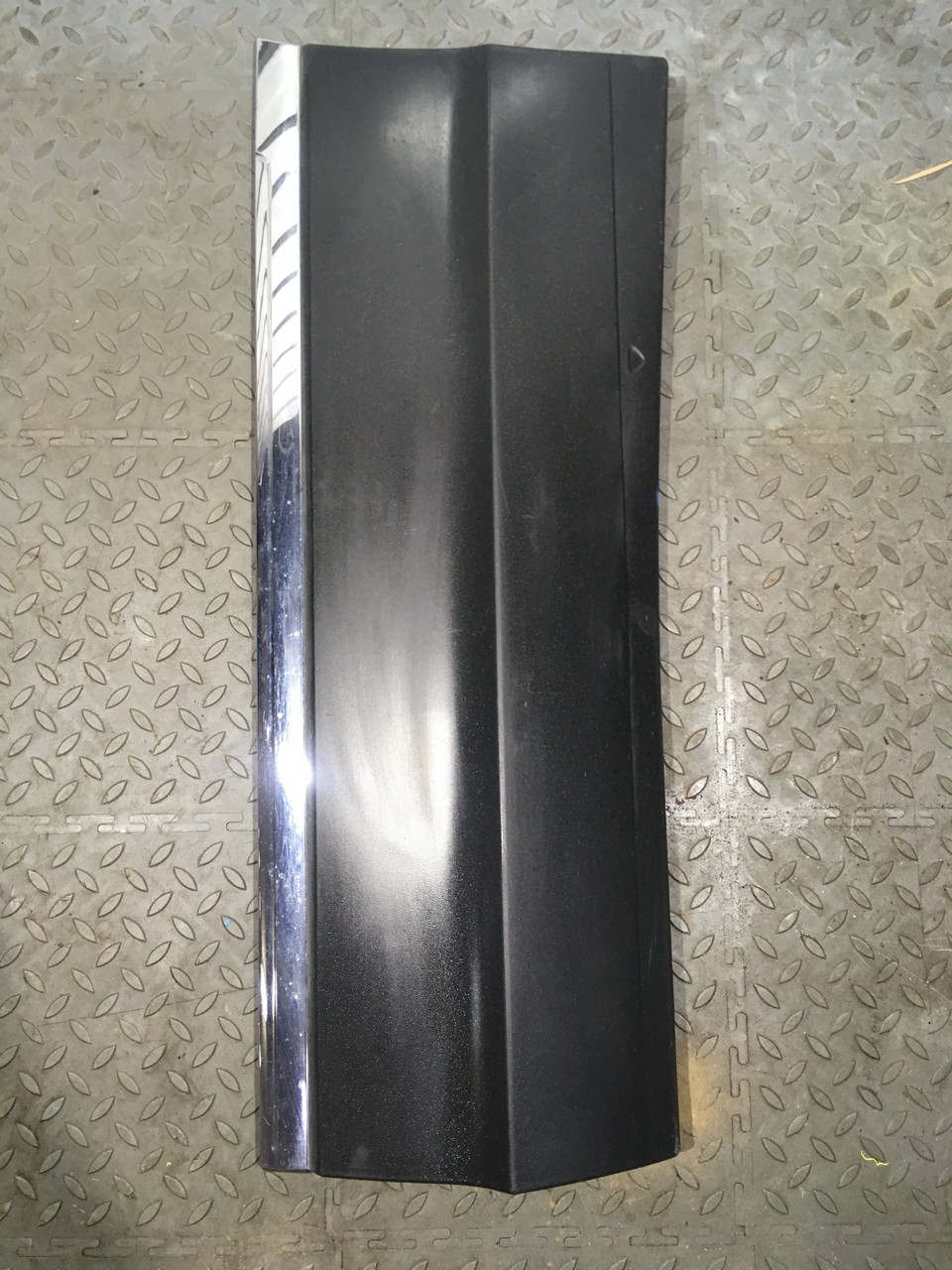 Молдинг двери задней левой Volkswagen Tiguan II