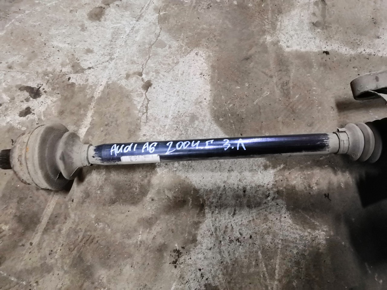 Полуось (привод) задняя ! Audi A6 C6