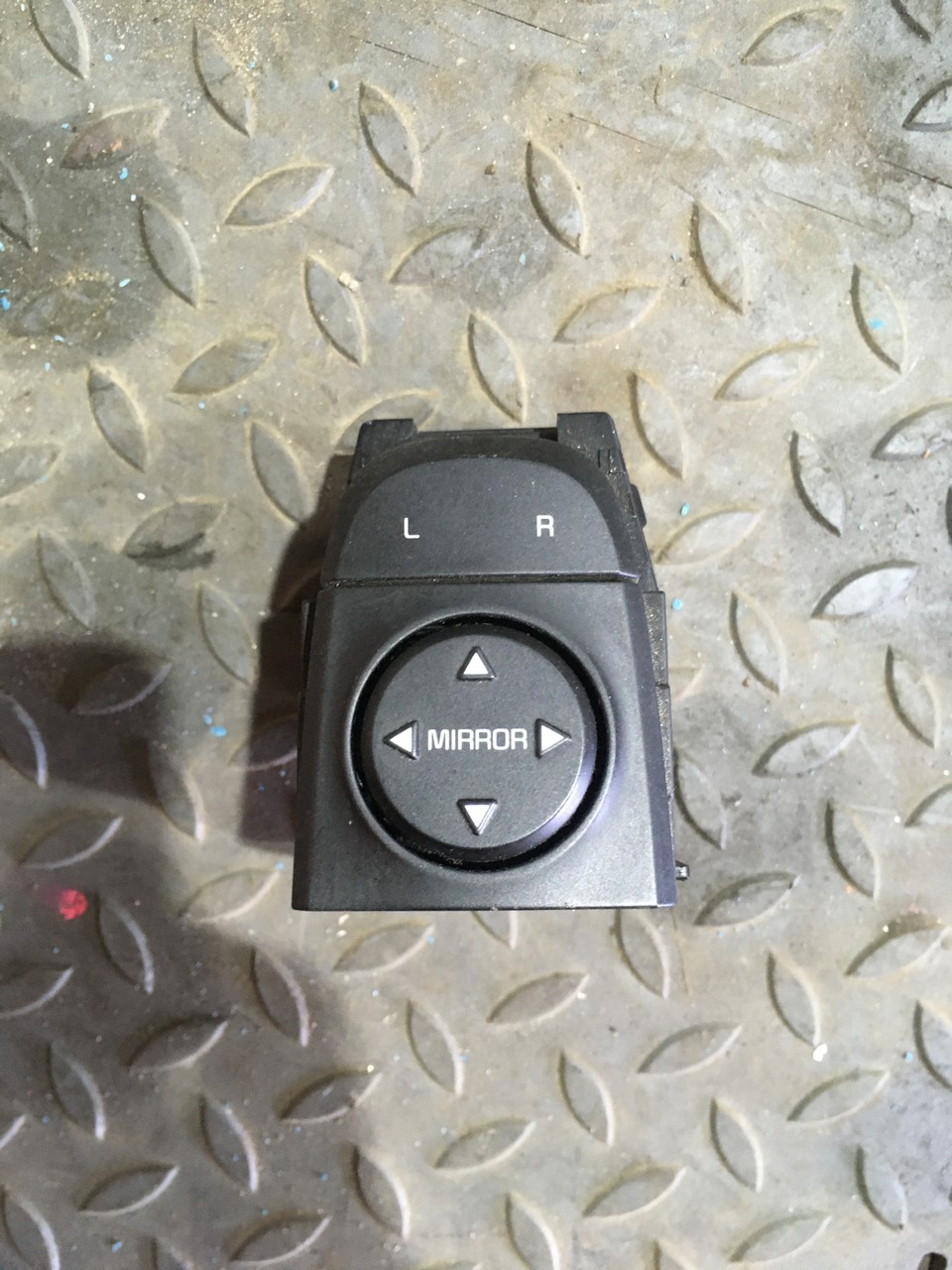 Переключатель регулировки зеркала Kia Rio X-Line
