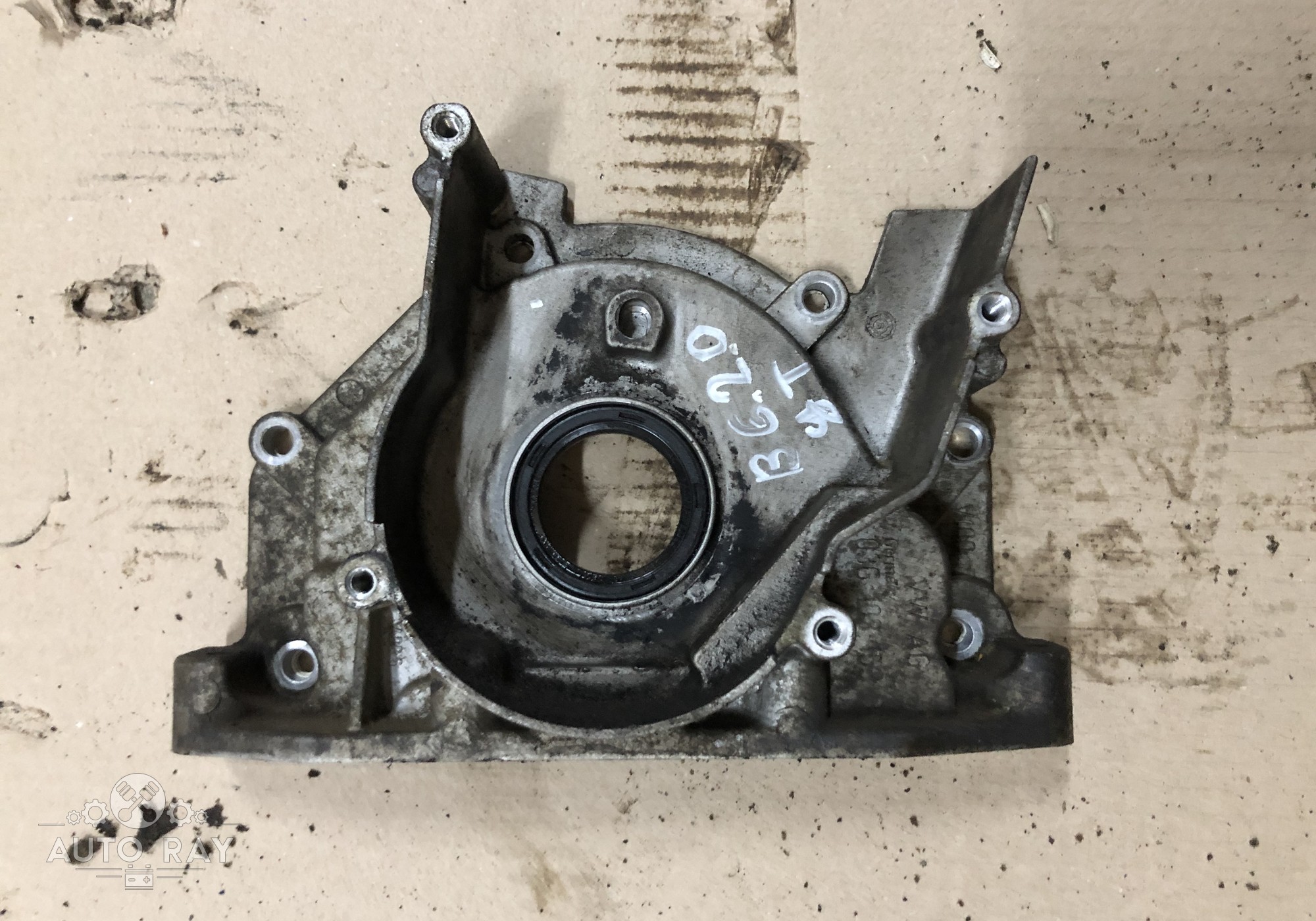 038103153q. крышка сальника коленчатого ваз 2112. передняя крышка коленвала сценик 3. крышка коленвала 2108. рено меган 2 передняя крышка коленвала.