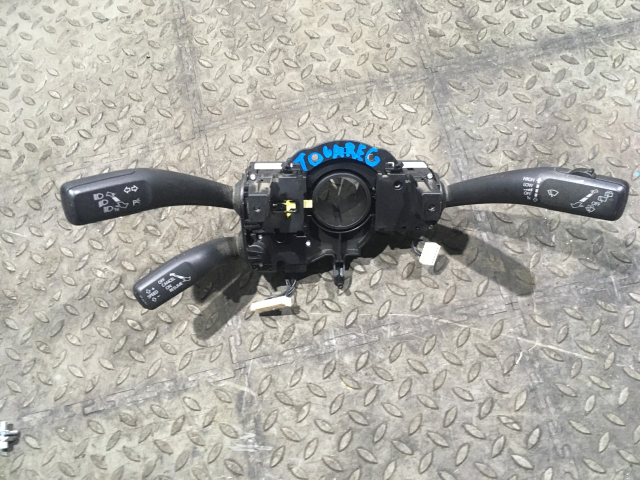Переключатель подрулевой / Стрекоза Volkswagen Touareg II