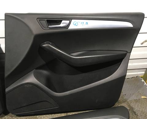 8R1867103GJ68 Обшивка двери / К-кт обшивок для Audi Q5 8R (с 2008 по 2017)