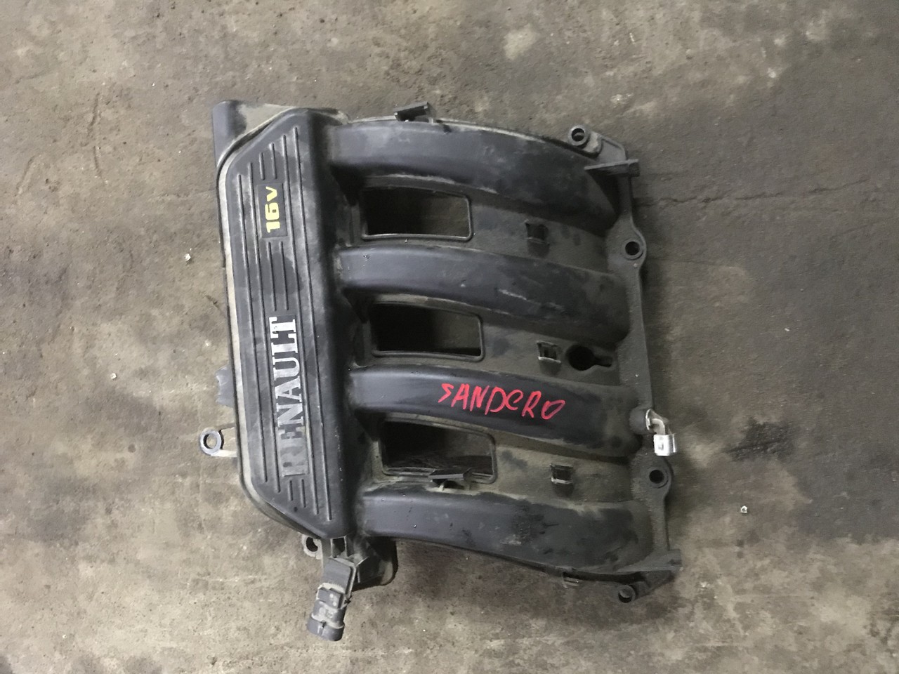 Коллектор впускной Renault Sandero I