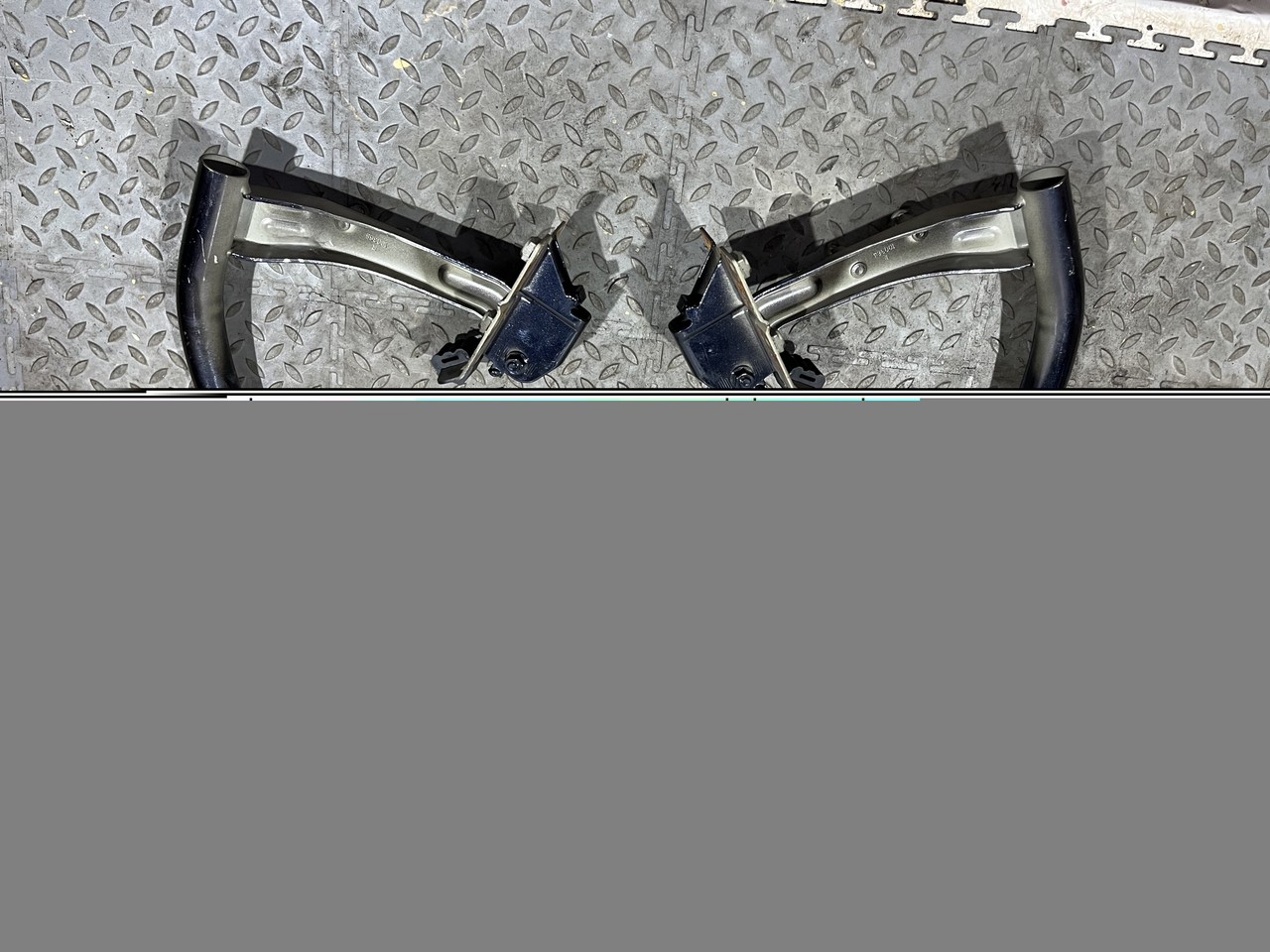 Петлb крышки багажника Volkswagen Passat CC