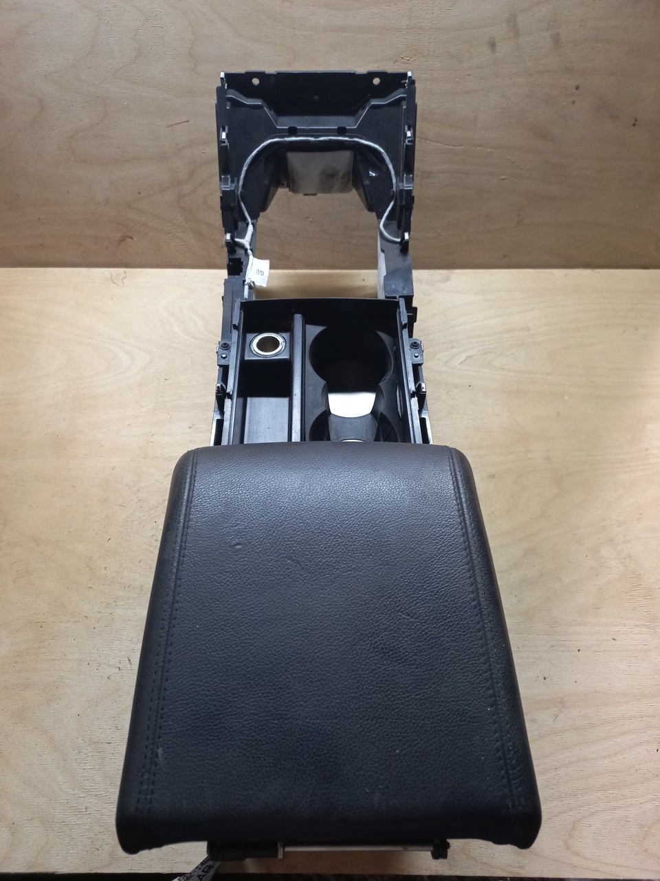 Консоль подлокотник Land Rover Range Rover Evoque