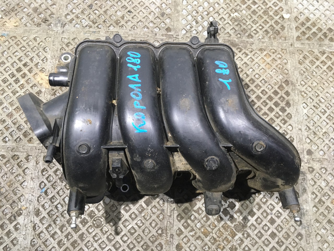 Коллектор впускной Toyota Corolla E160/E170/E180