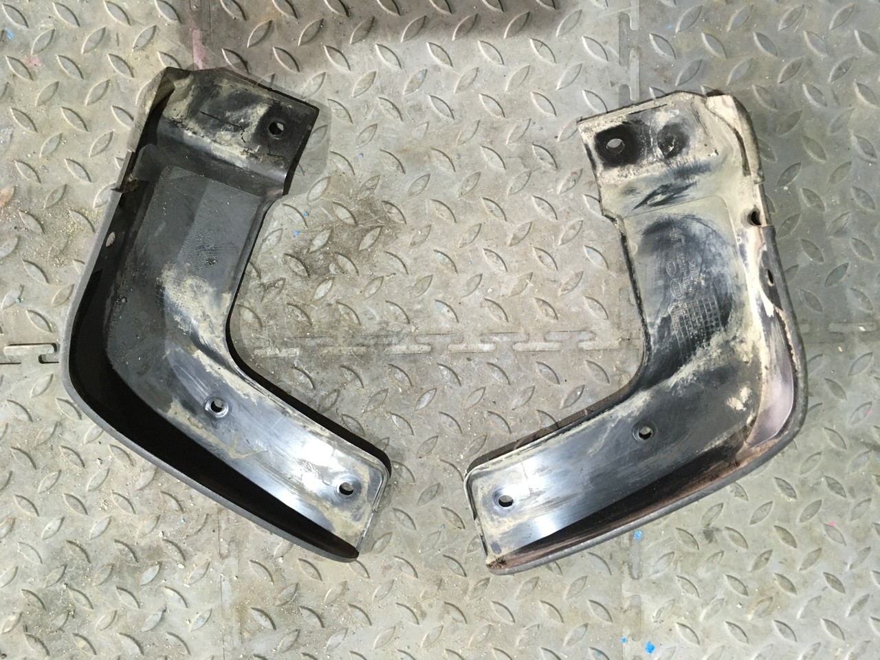 Брызговик передний правый / левый Kia Rio X-Line