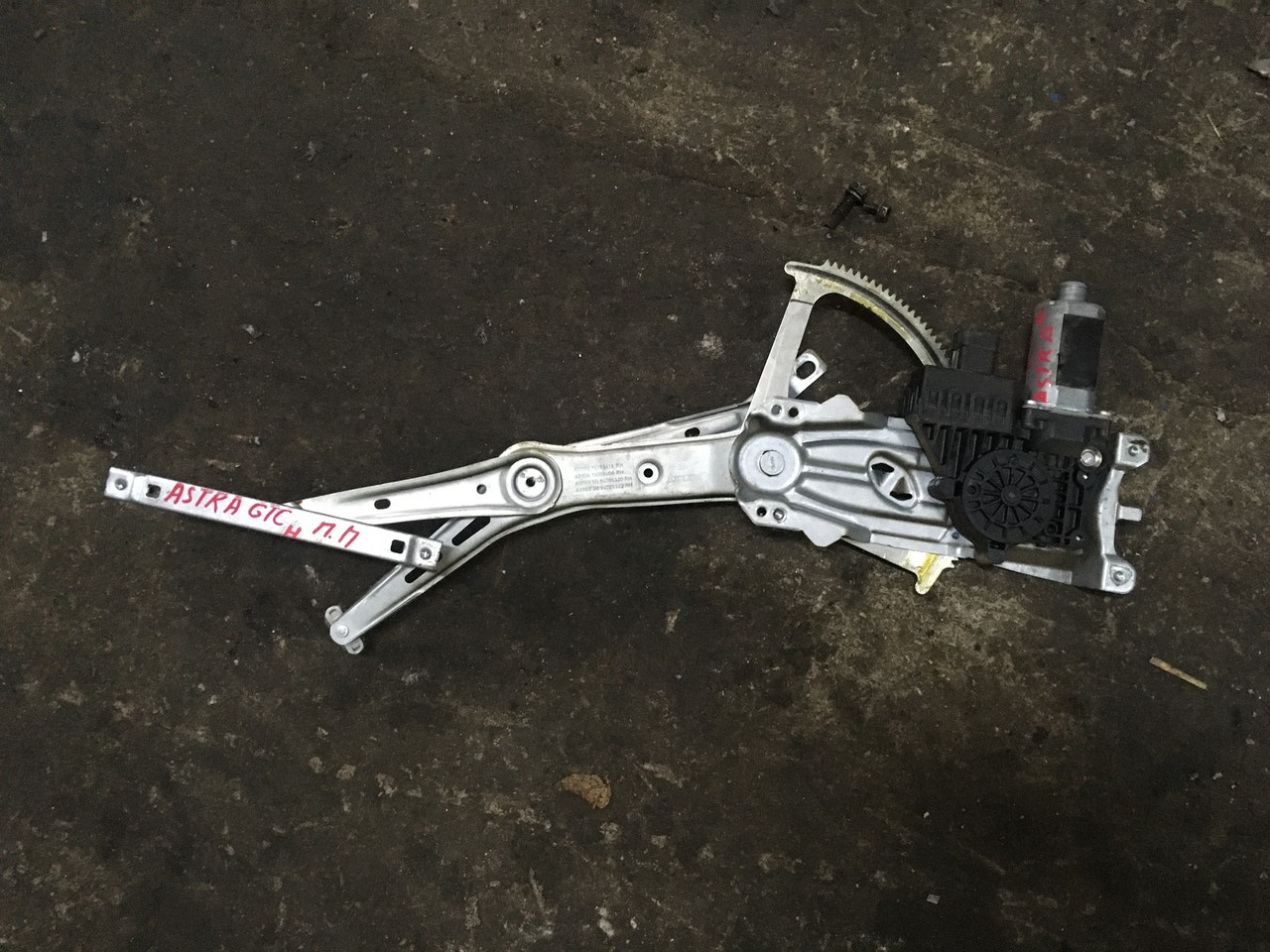 Стеклоподъемник электрический передний правый Opel Astra H