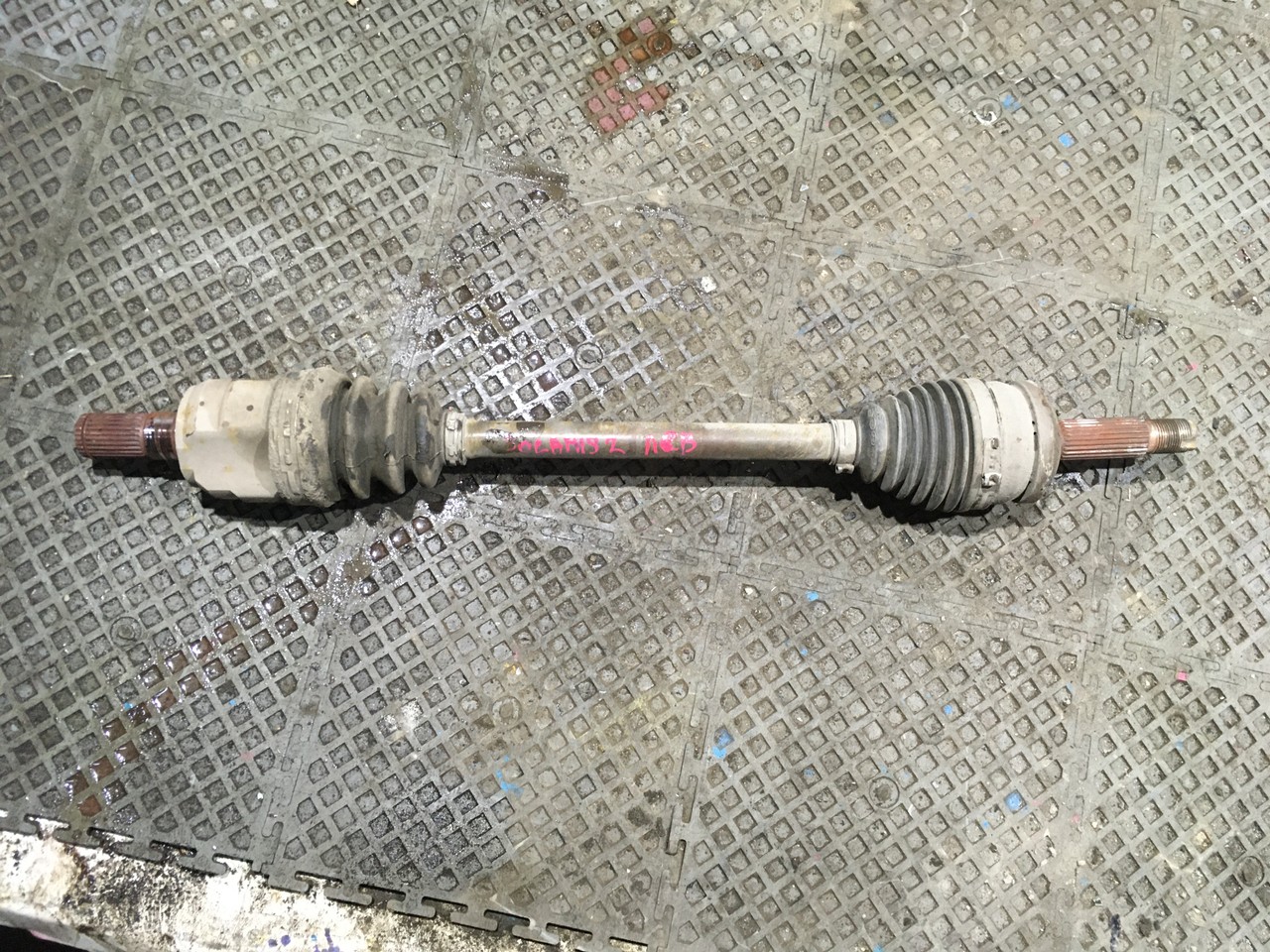 Полуось (привод) левый Hyundai Solaris II