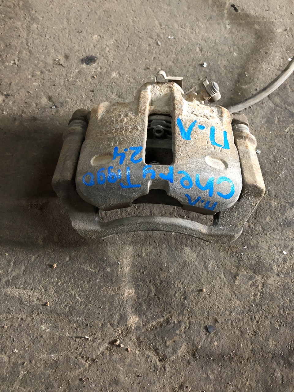 Суппорт передний левый Chery Tiggo T11