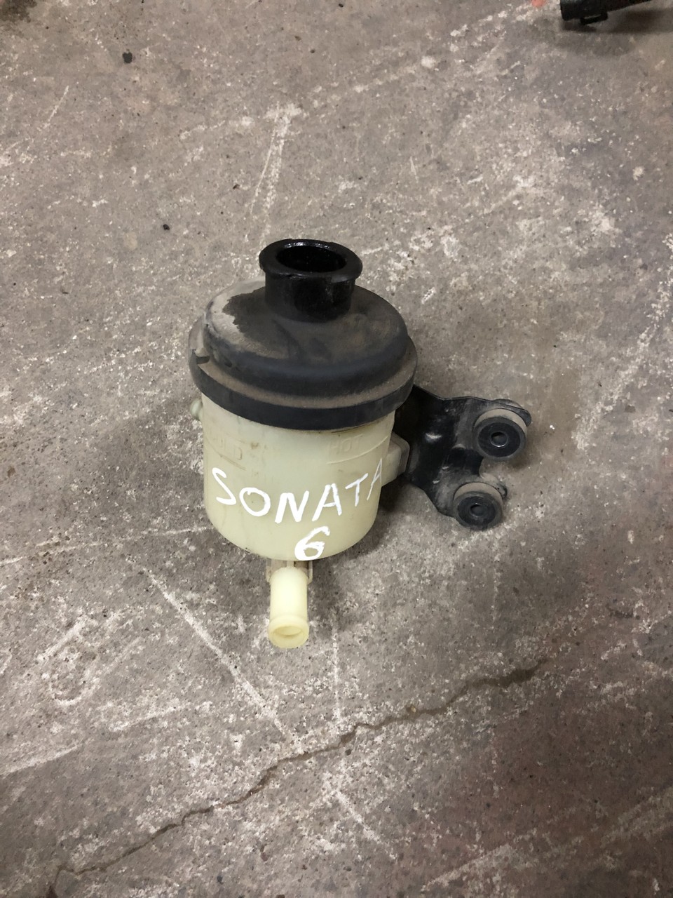 Бачок гидроусилителя Hyundai Sonata VI YF