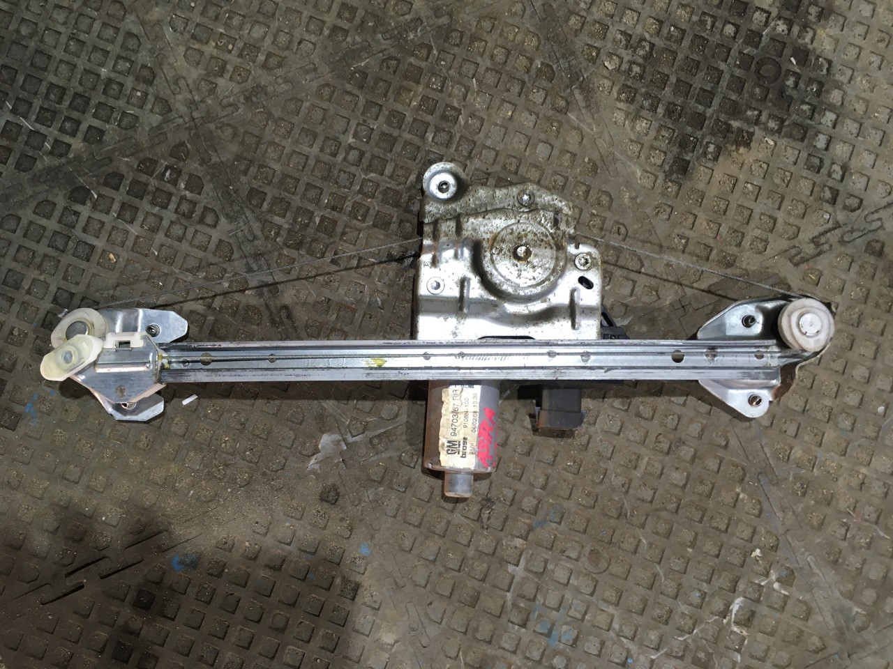 Стеклоподъемник электрический задний правый Opel Astra H