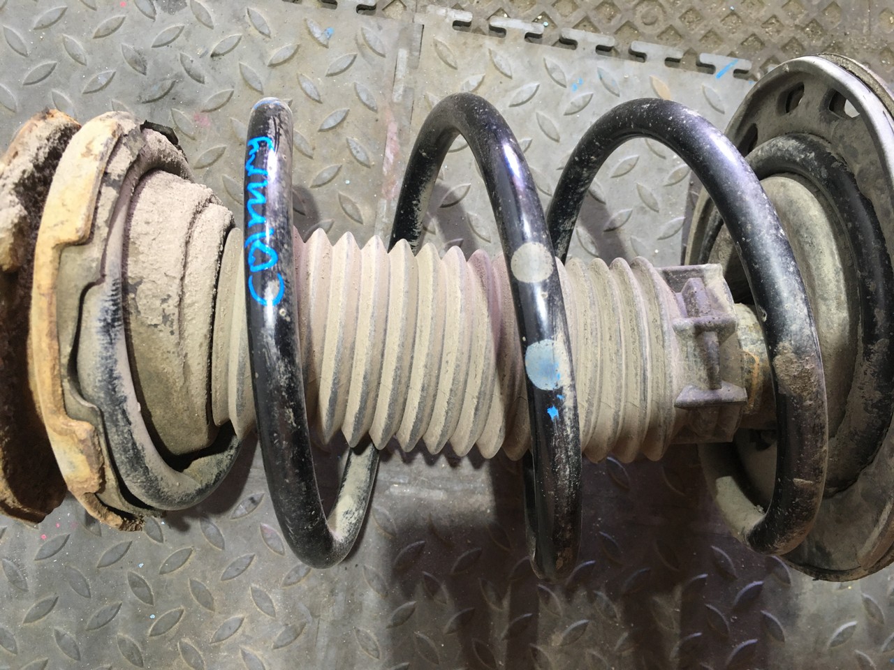 Пружина подвески передняя Toyota Camry XV50