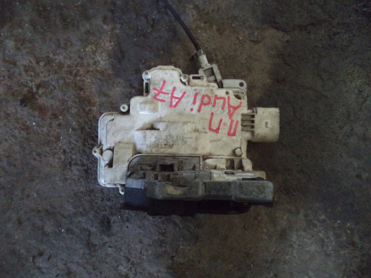 Замок двери передний правый ! Audi A7 4G