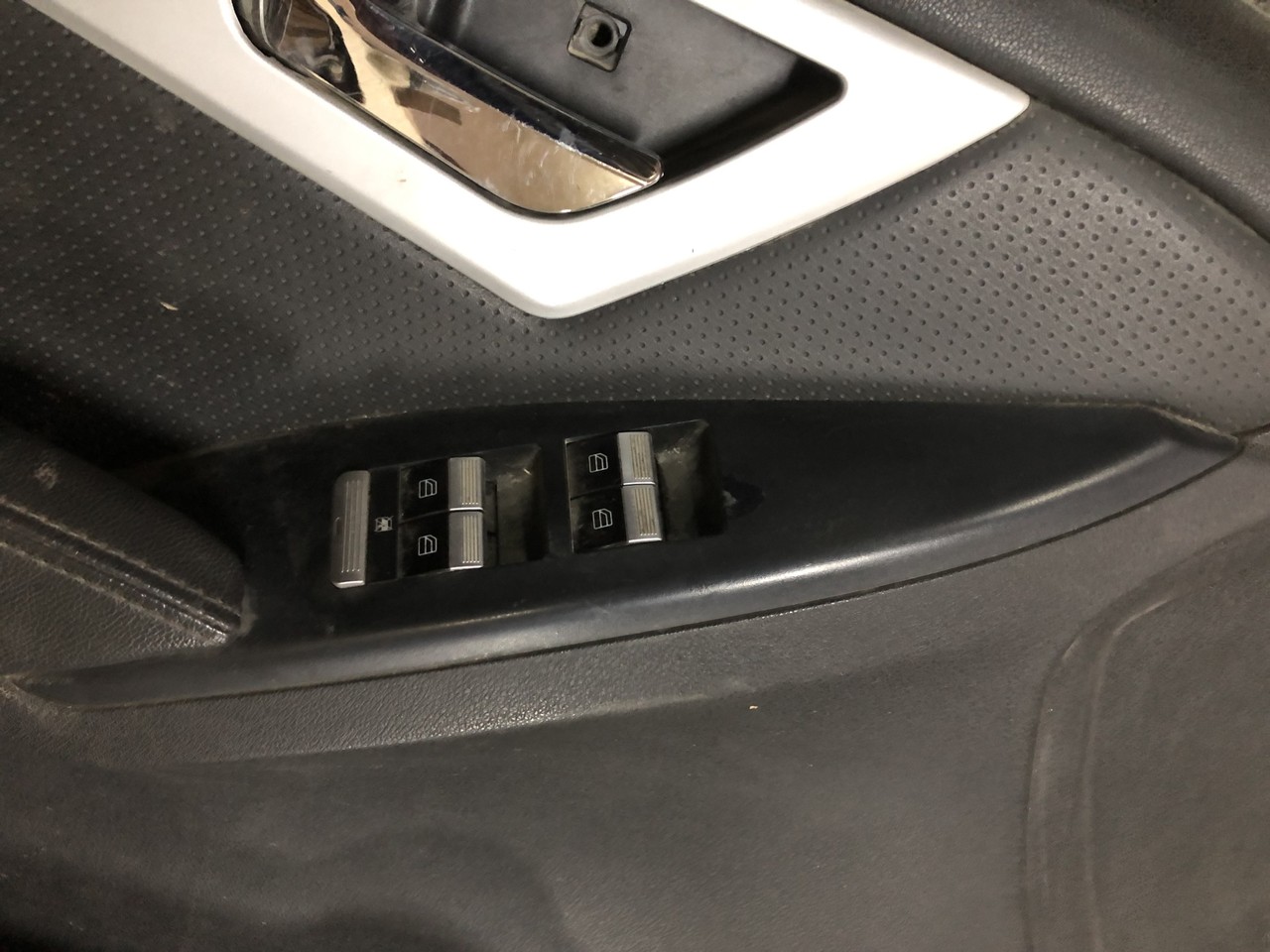 Блок управления стеклоподъемниками Lifan X60