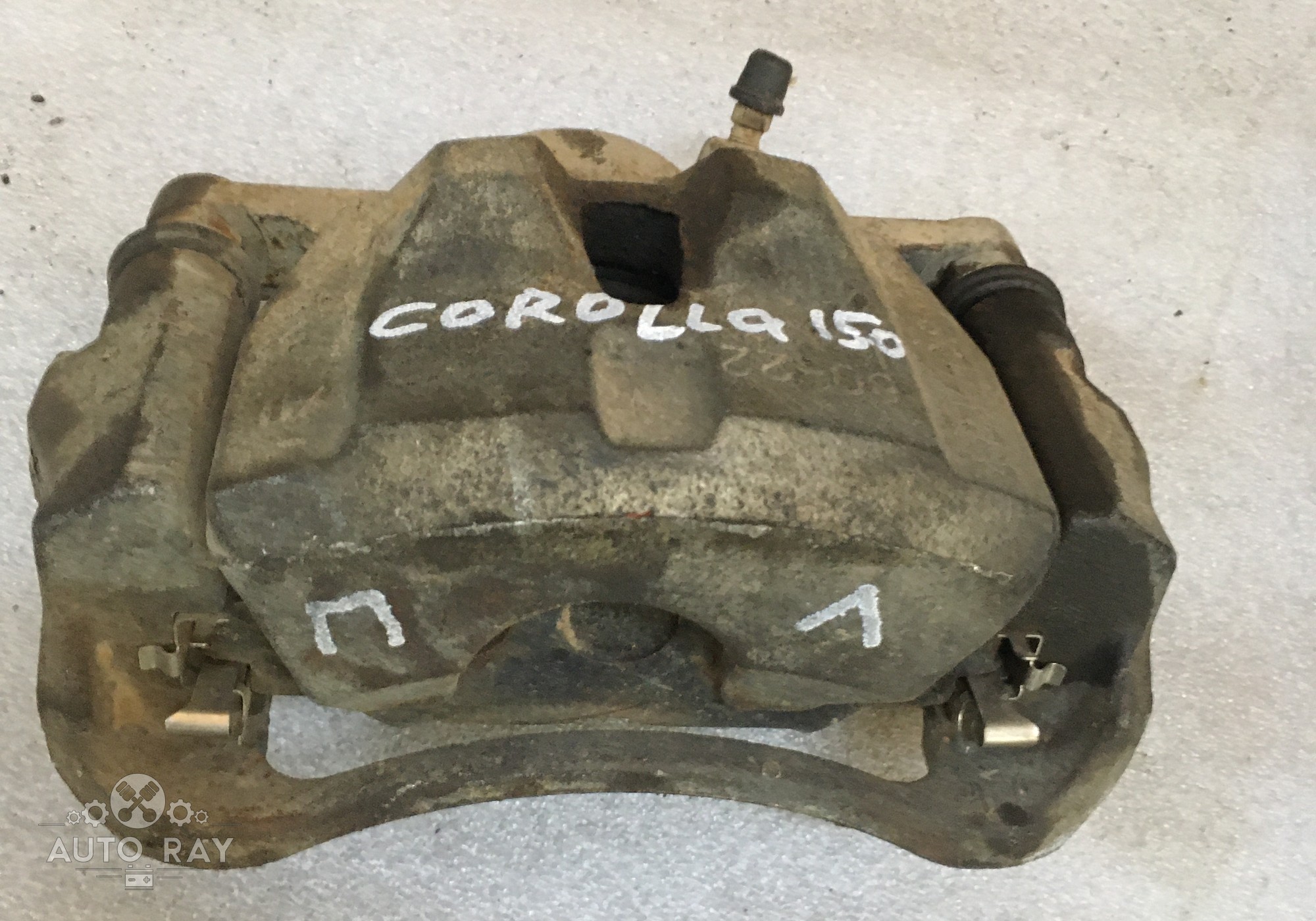4775012A10 Суппорт передний левый для Toyota Altis