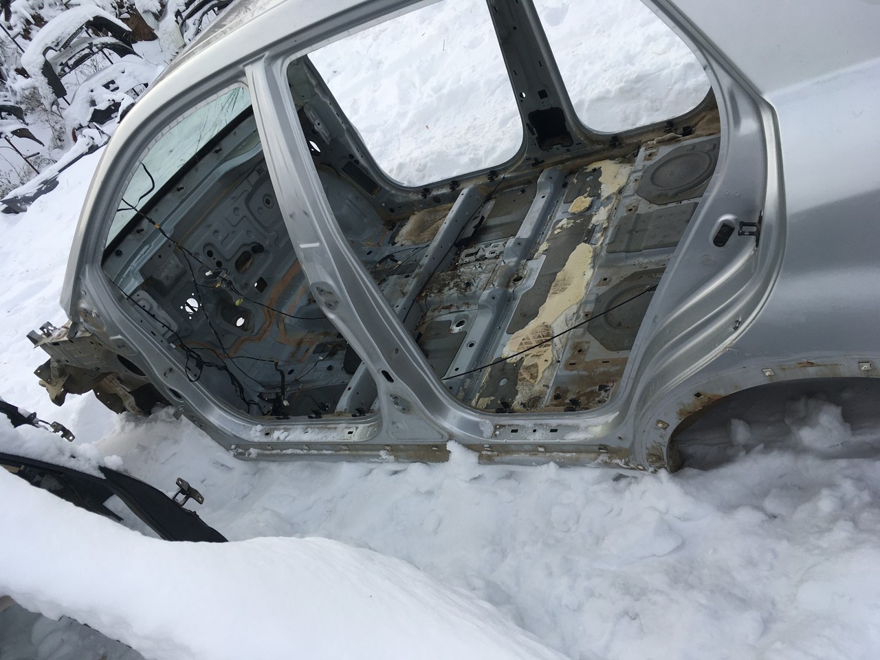 Порог со стойкой левый SsangYong Actyon I