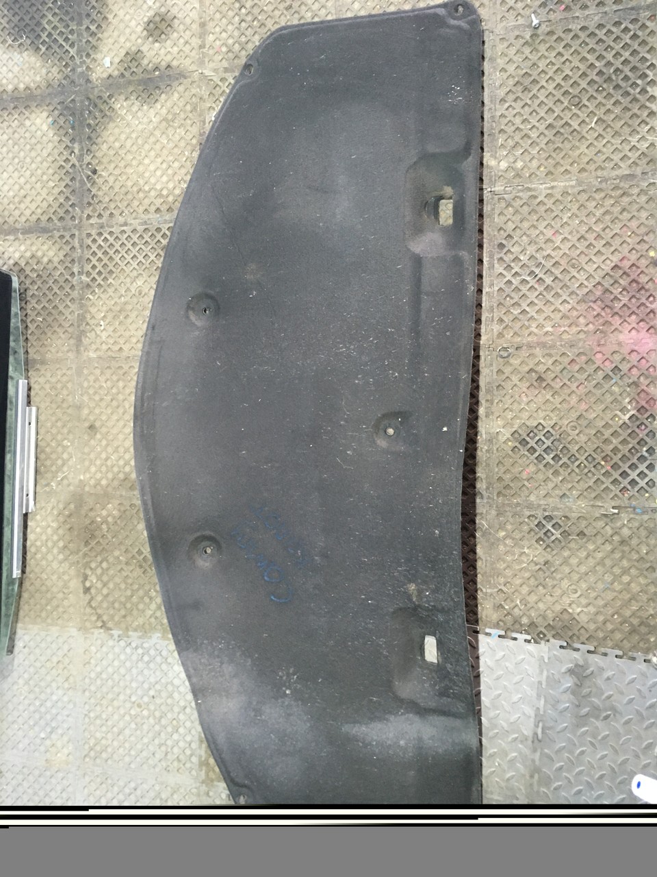 Шумоизоляция капота Toyota Camry XV50