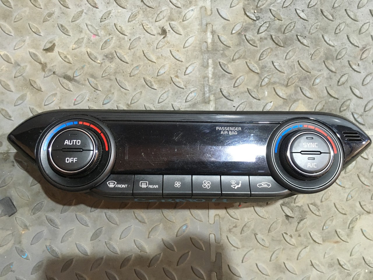 Блок управления климатом Kia Cerato IV