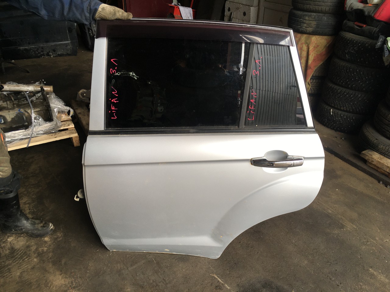 Дверь лифан х60. Лифан х60 накладки на ручки дверей. Лифан x60 левая дверь. Дверь на лифан х 60. Накладка ручки двери для lifan x60.