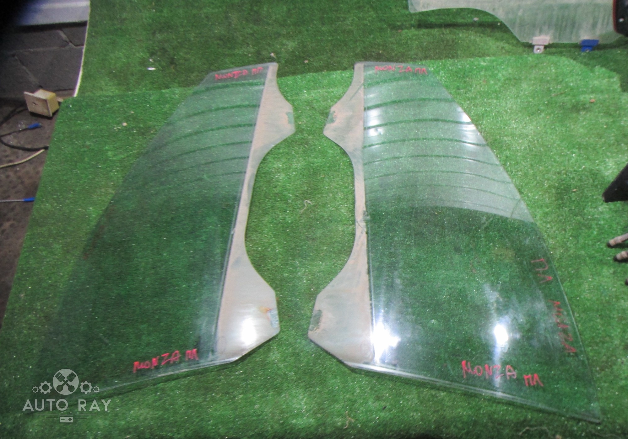 Стекло двери переднее левое / правое для Chevrolet Monza II (с 2019)