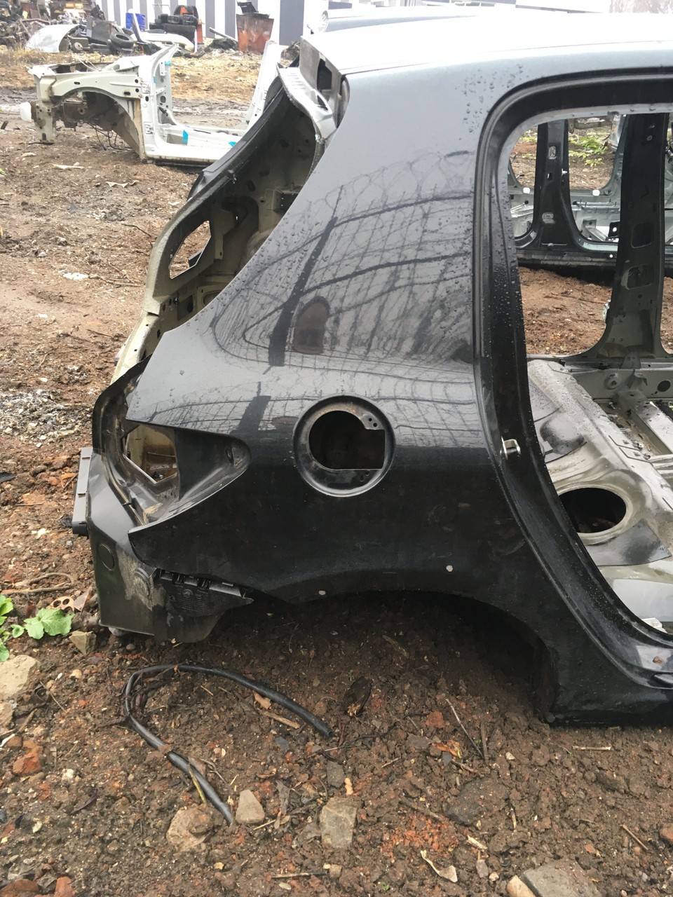 Крыло заднее правое Peugeot 307