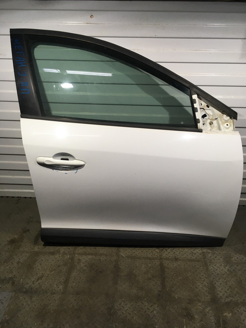 Дверь передняя правая Renault Megane III